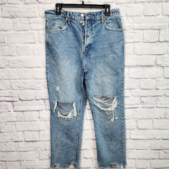 Free People Denim - Free People Tapered Distressed Boyfriend Jeans 29